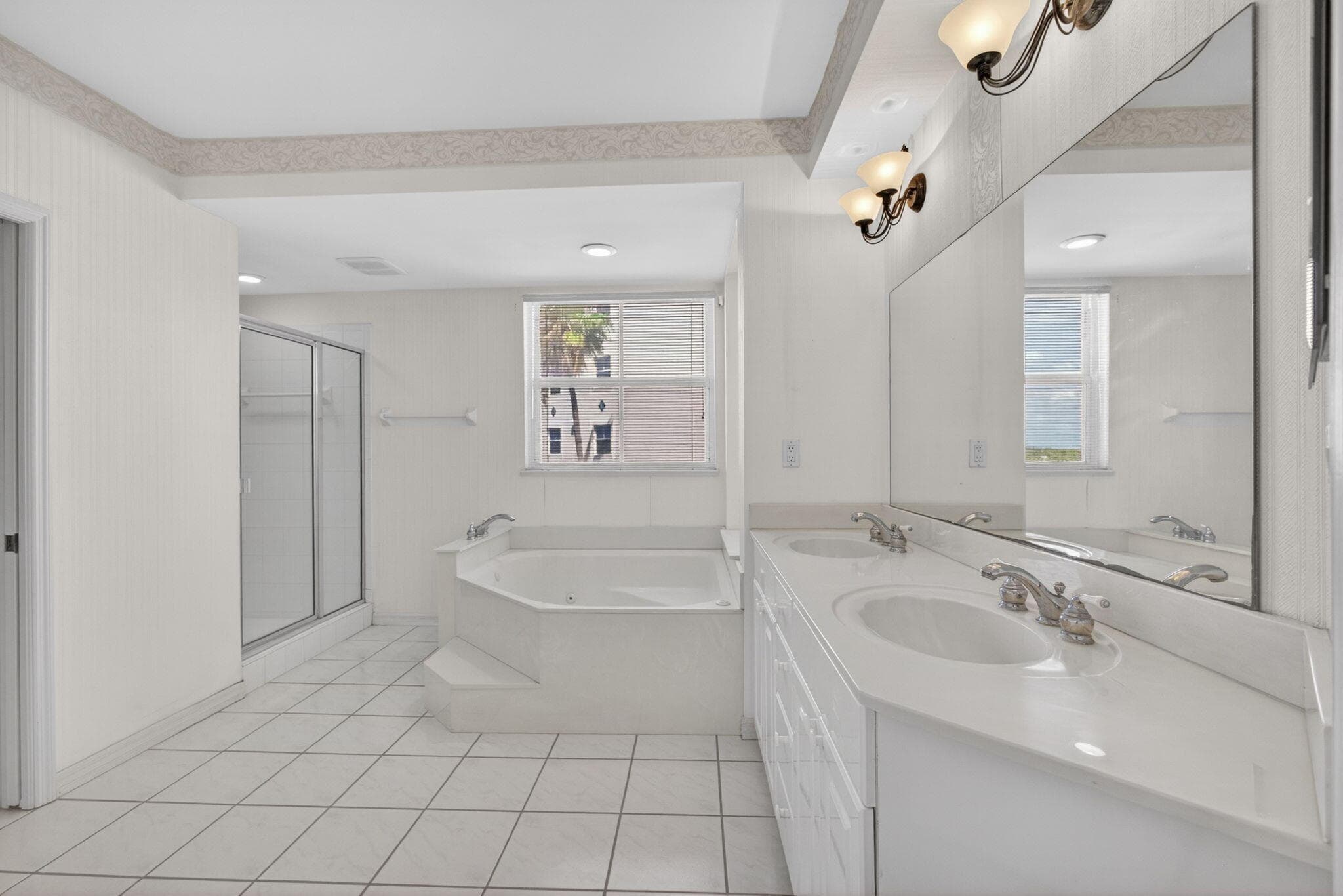 1660 S Highway A1a (plus Deeded Sep. Guest Quarters) 222, Jupiter, FL 33477 — photo 15 of 31