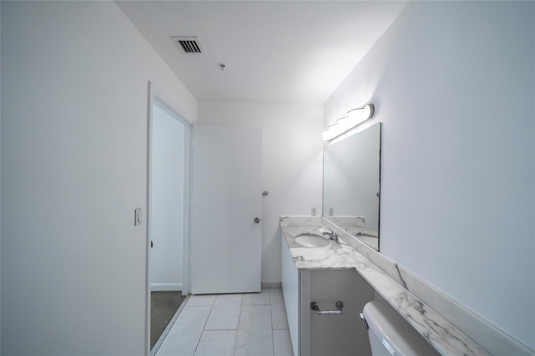 234 NE 3rd Street 2007, Miami, FL 33132 — photo 8 of 24