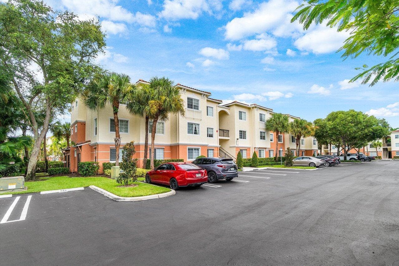 9849 Baywinds Drive 8304, West Palm Beach, FL 33411 — photo 3 of 17
