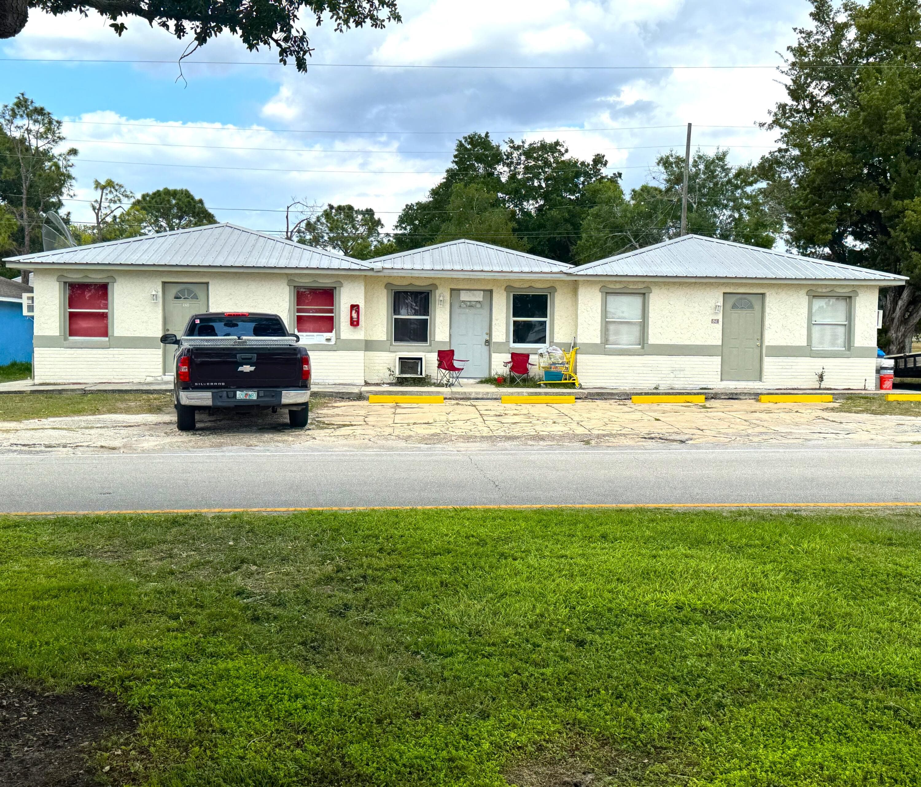 520 S Main Avenue, Lake Placid, FL 33852 — photo 1 of 8