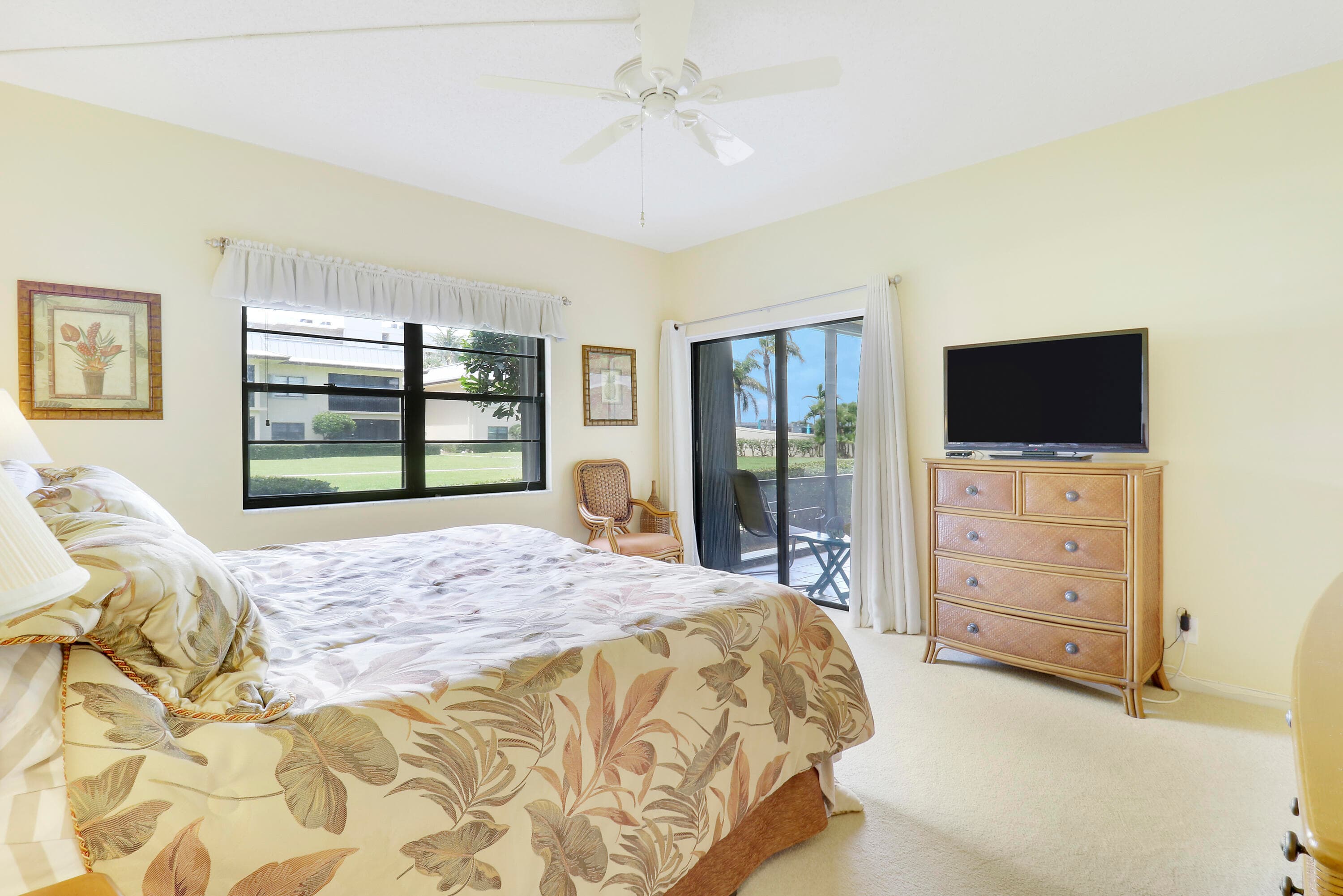 275 S Beach Road, Tequesta, FL 33469 — photo 15 of 31