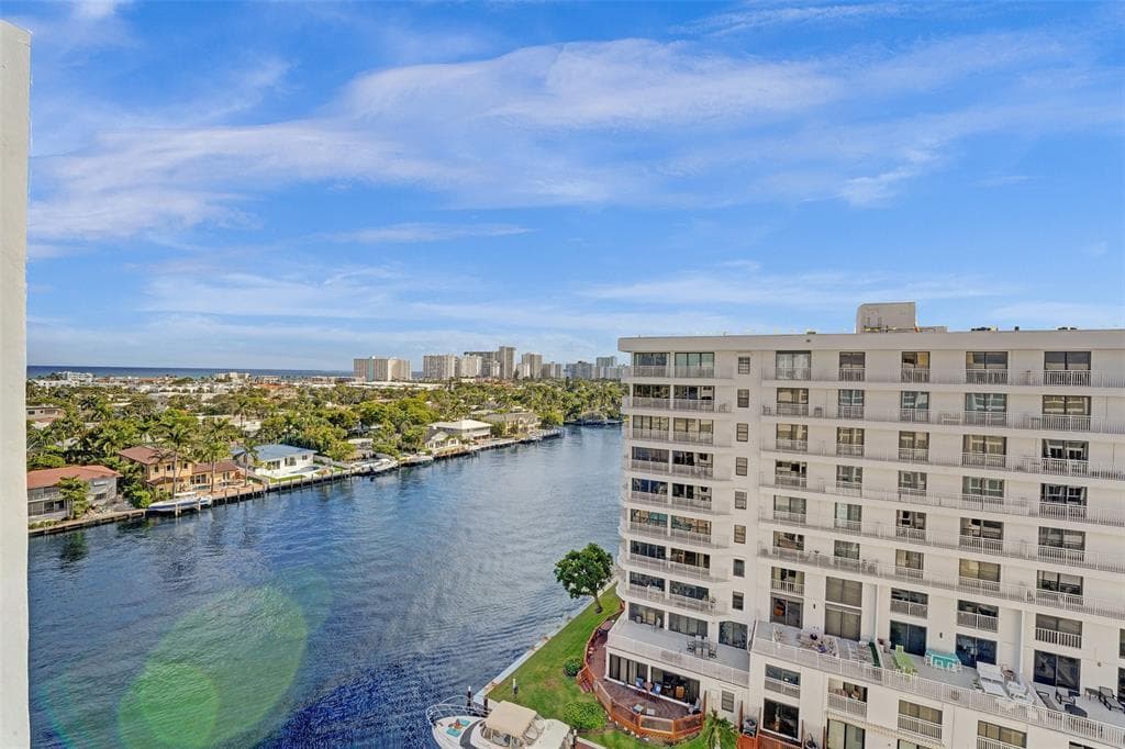 3100 NE 49th Street 702, Fort Lauderdale, FL 33308 — photo 2 of 33
