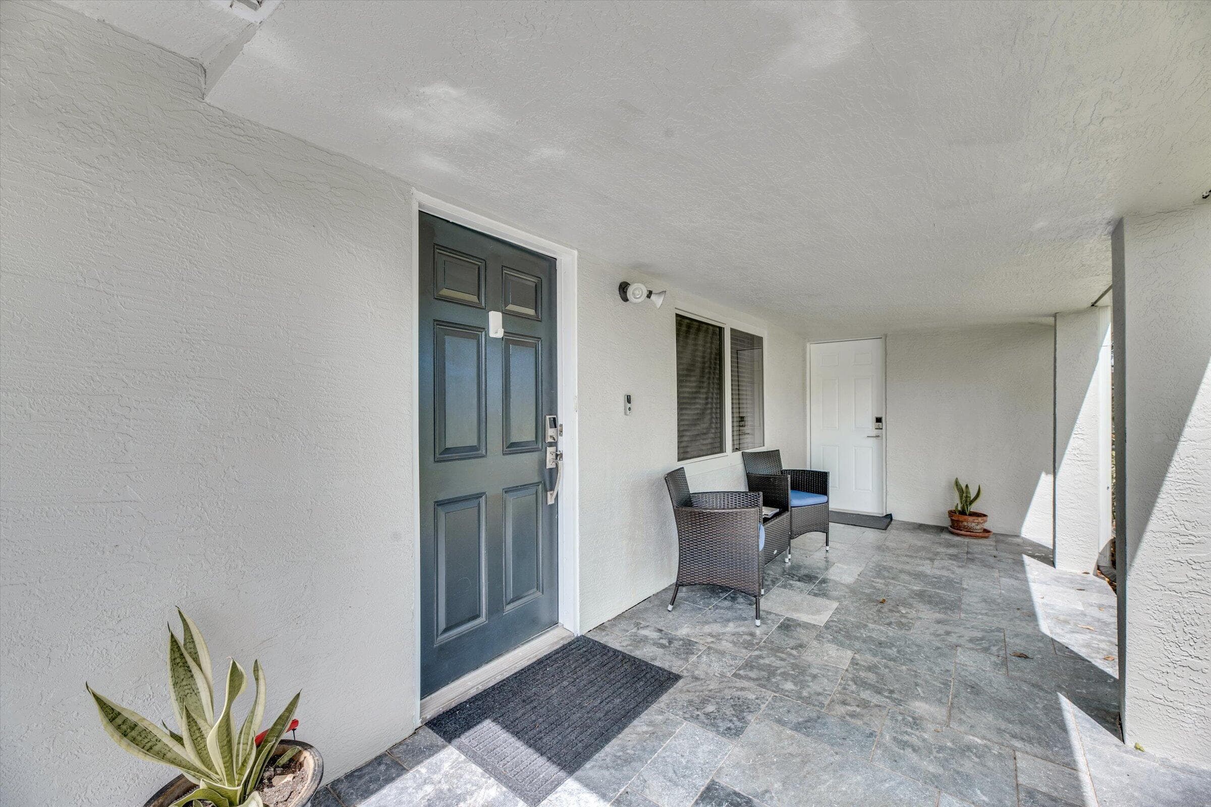 2633 NE 3rd Avenue, Wilton Manors, FL 33334 — photo 1 of 19