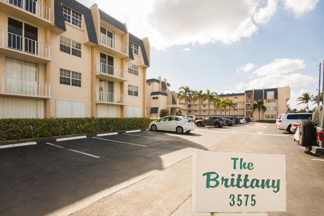 3575 S Ocean Boulevard 408, South Palm Beach, FL 33480 — photo 1 of 26