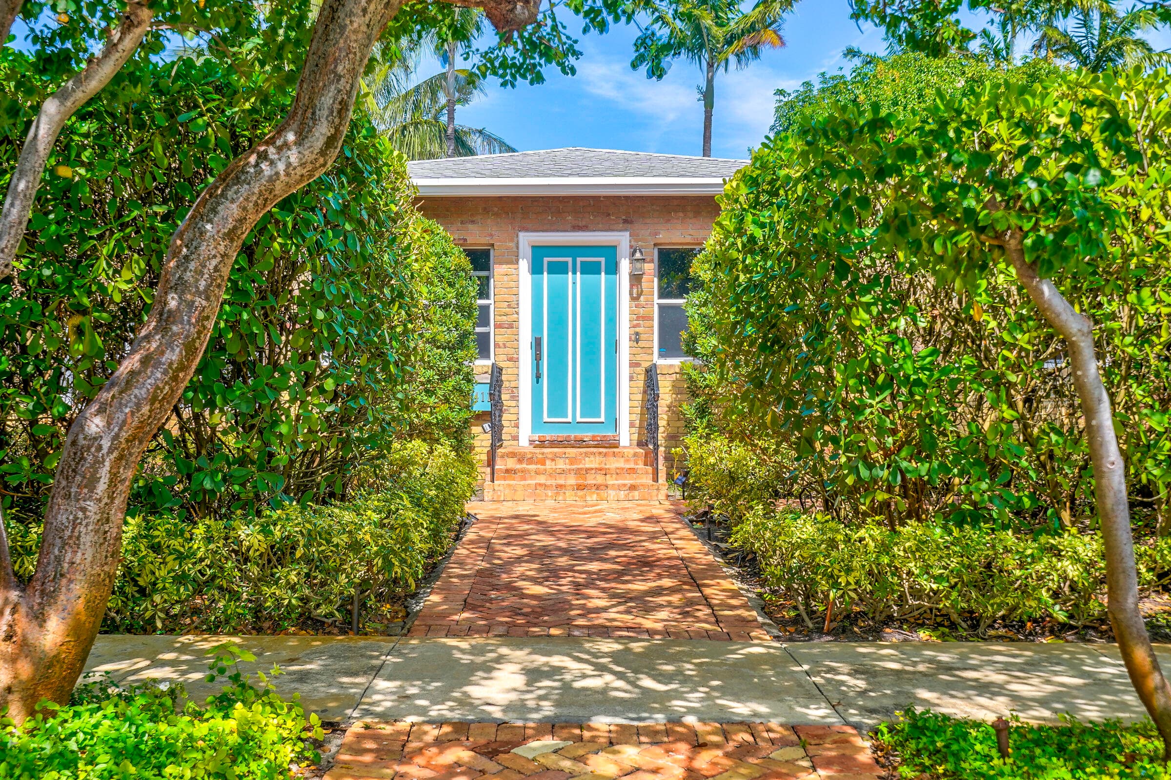 411 26th Street, West Palm Beach, FL 33407 — photo 2 of 65