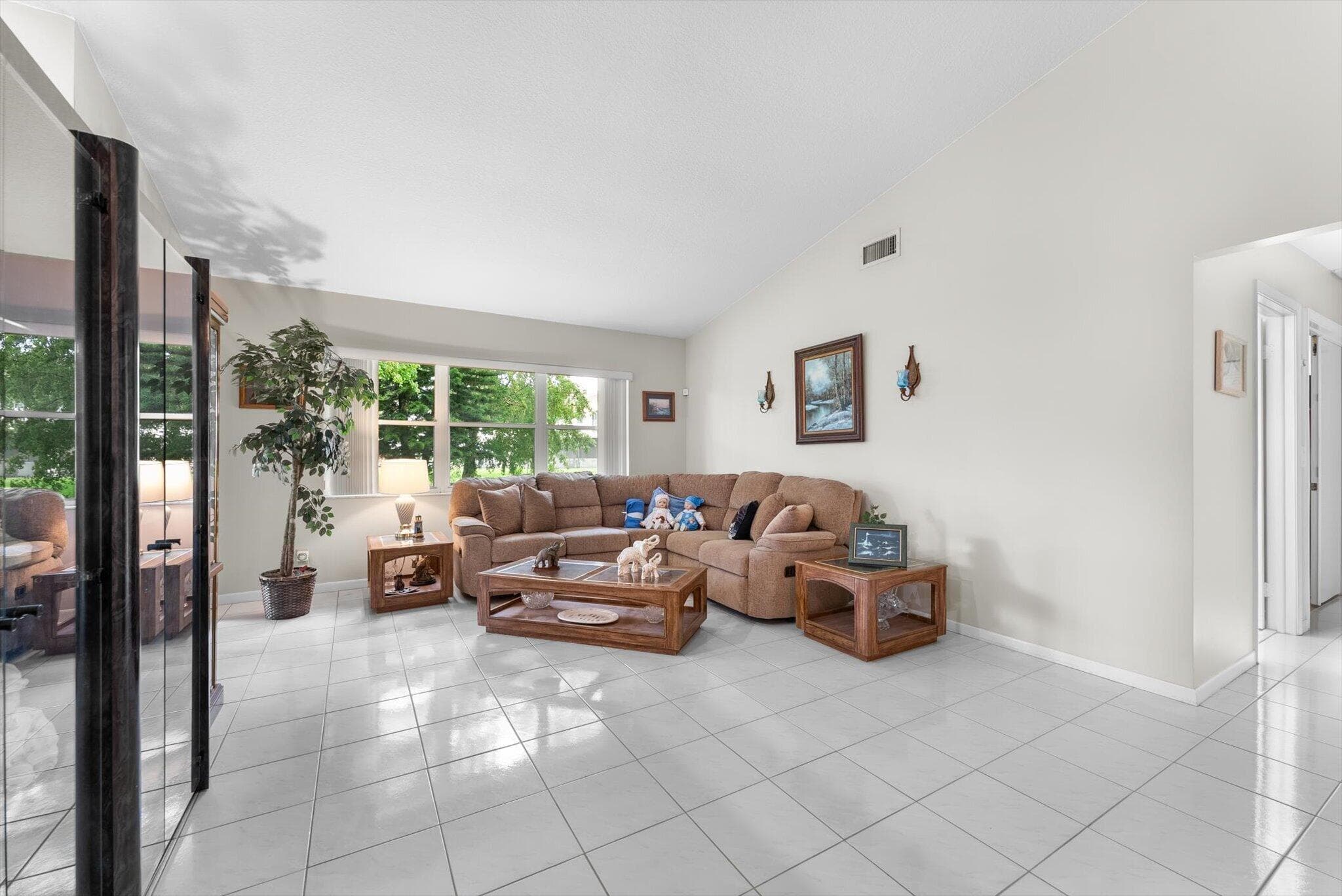 20301 NW 7th Street, Pembroke Pines, FL 33029 — photo 7 of 42