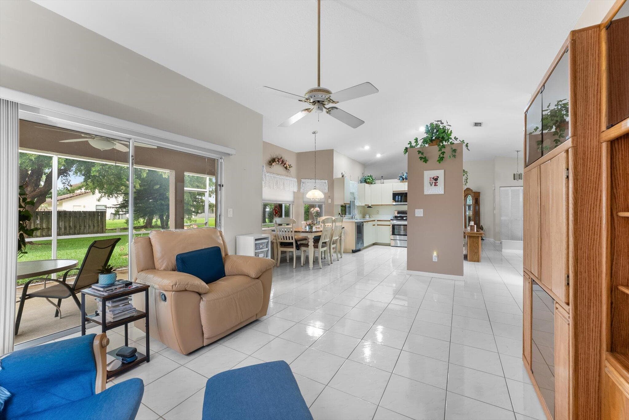 20301 NW 7th Street, Pembroke Pines, FL 33029 — photo 12 of 42
