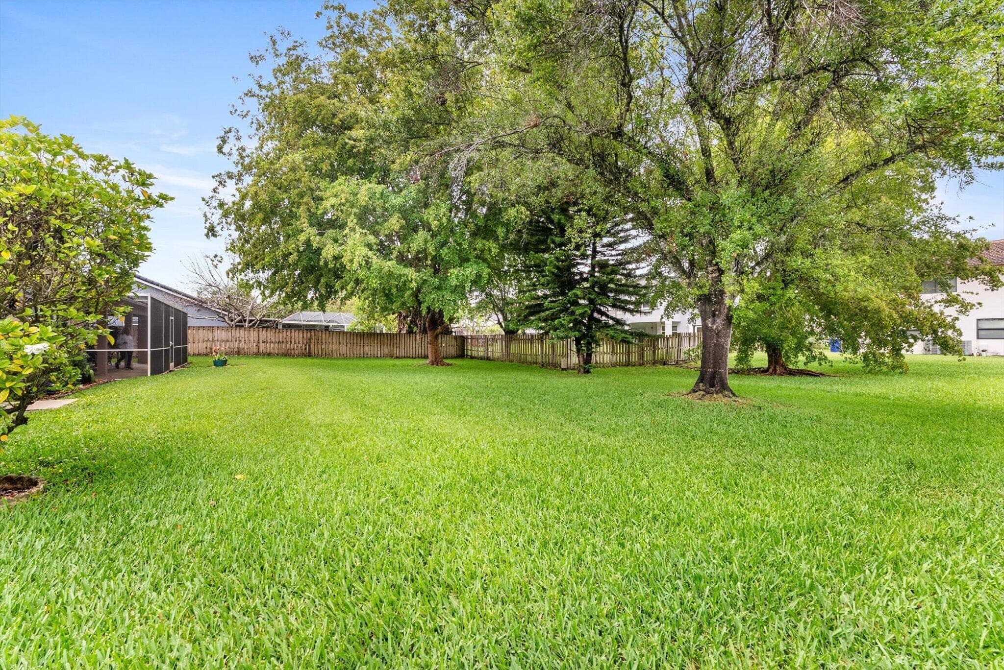 20301 NW 7th Street, Pembroke Pines, FL 33029 — photo 35 of 42