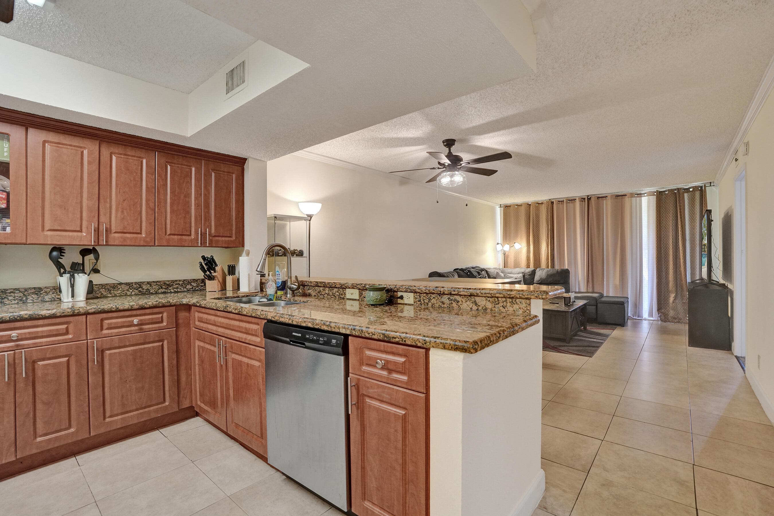 8266 NW 24th Street 8266, Coral Springs, FL 33065 — photo 34 of 39