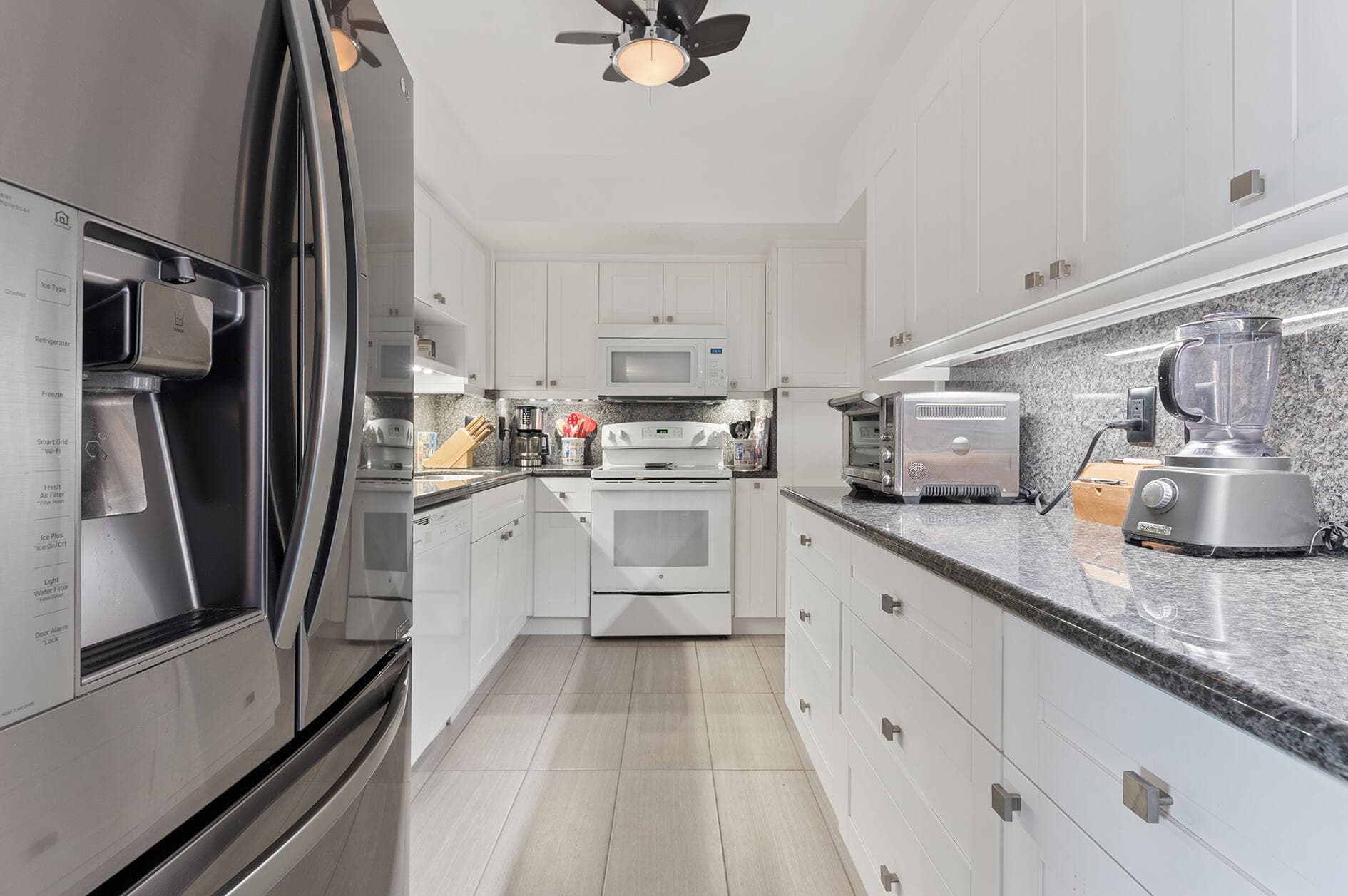 555 SE 6th Avenue 3d, Delray Beach, FL 33483 — photo 6 of 22