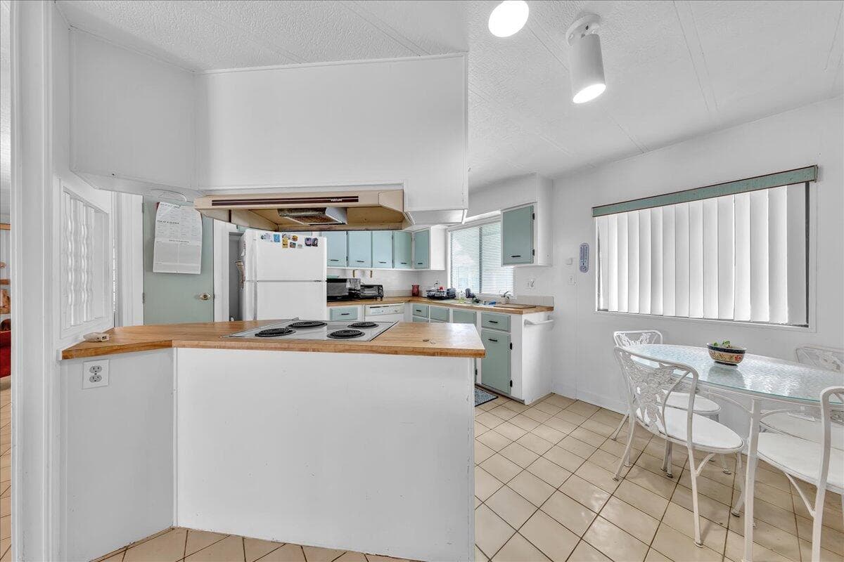 252 NW 53rd Court, Deerfield Beach, FL 33064 — photo 17 of 46