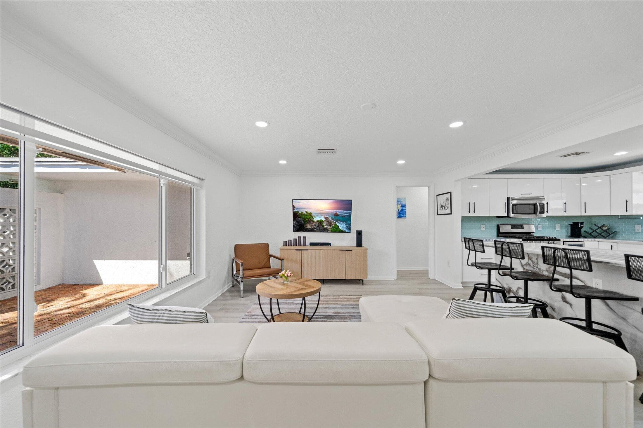 421 SW 18th Street, Pompano Beach, FL 33060 — photo 7 of 40