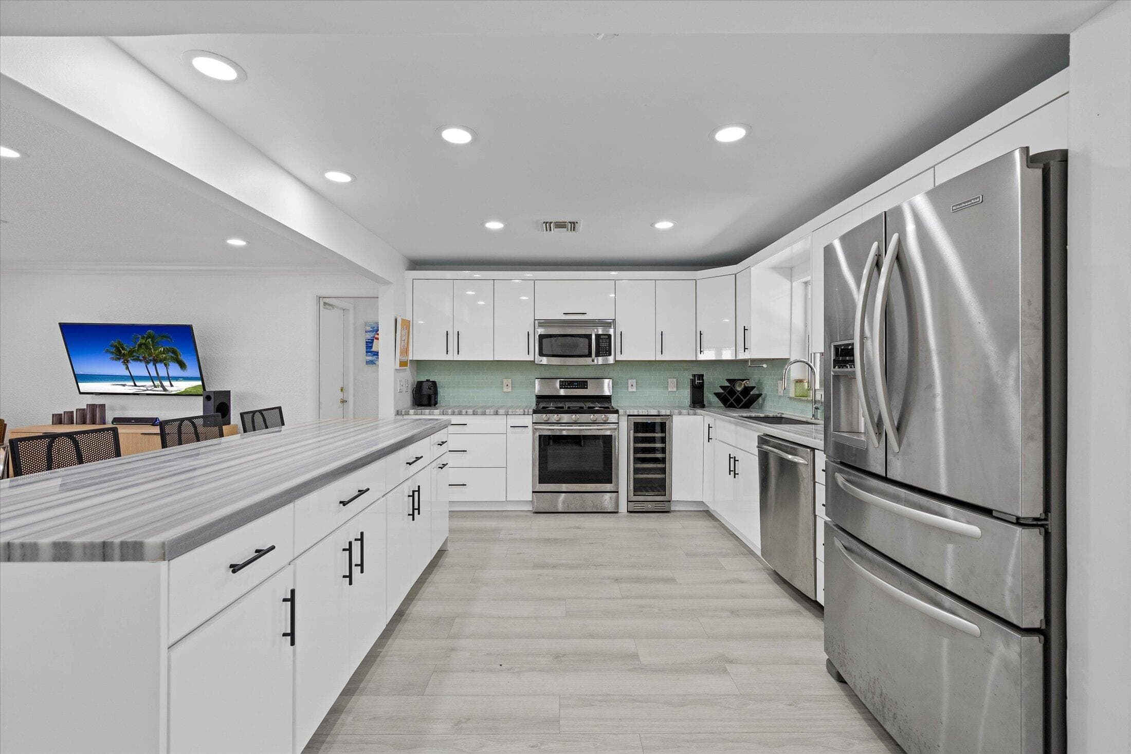 421 SW 18th Street, Pompano Beach, FL 33060 — photo 12 of 40