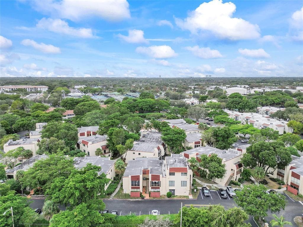 301 N Pine Island Road 107, Plantation, FL 33324 — photo 6 of 28