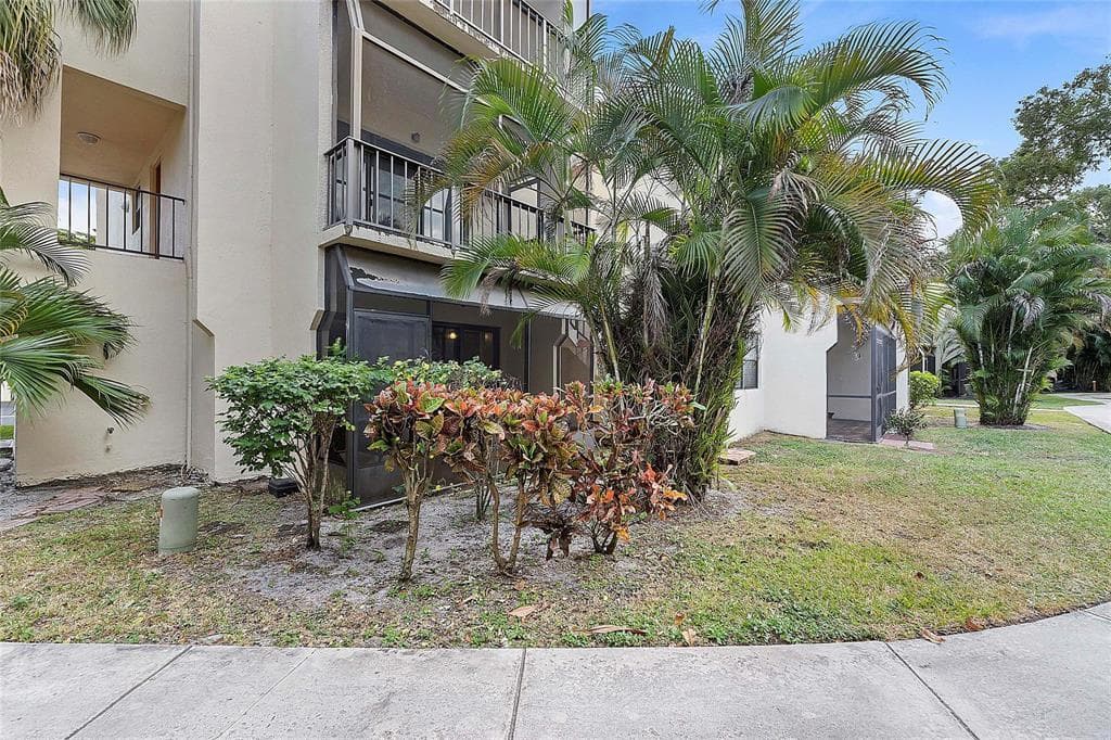 301 N Pine Island Road 107, Plantation, FL 33324 — photo 12 of 28