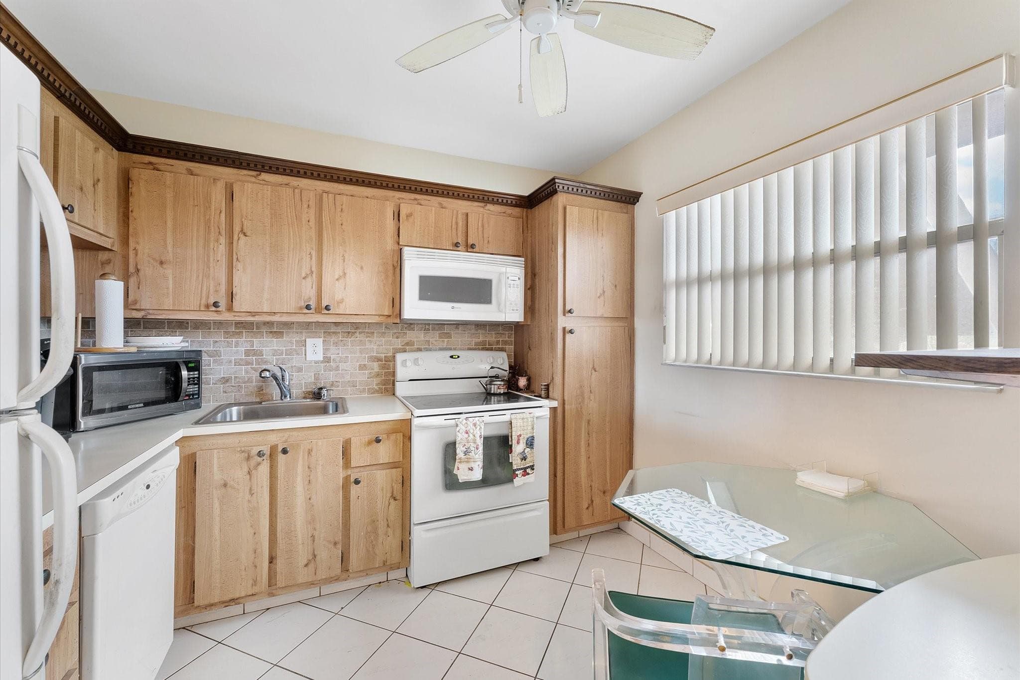 3900 NW 76th Avenue 307, Sunrise, FL 33351 — photo 8 of 27