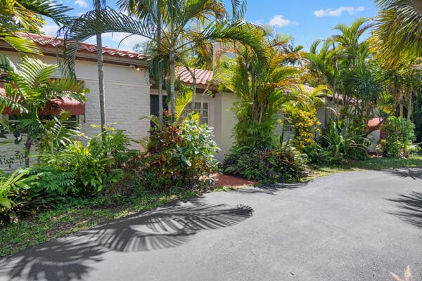54 NE 103rd Street, Miami Shores, FL 33138 — photo 3 of 40