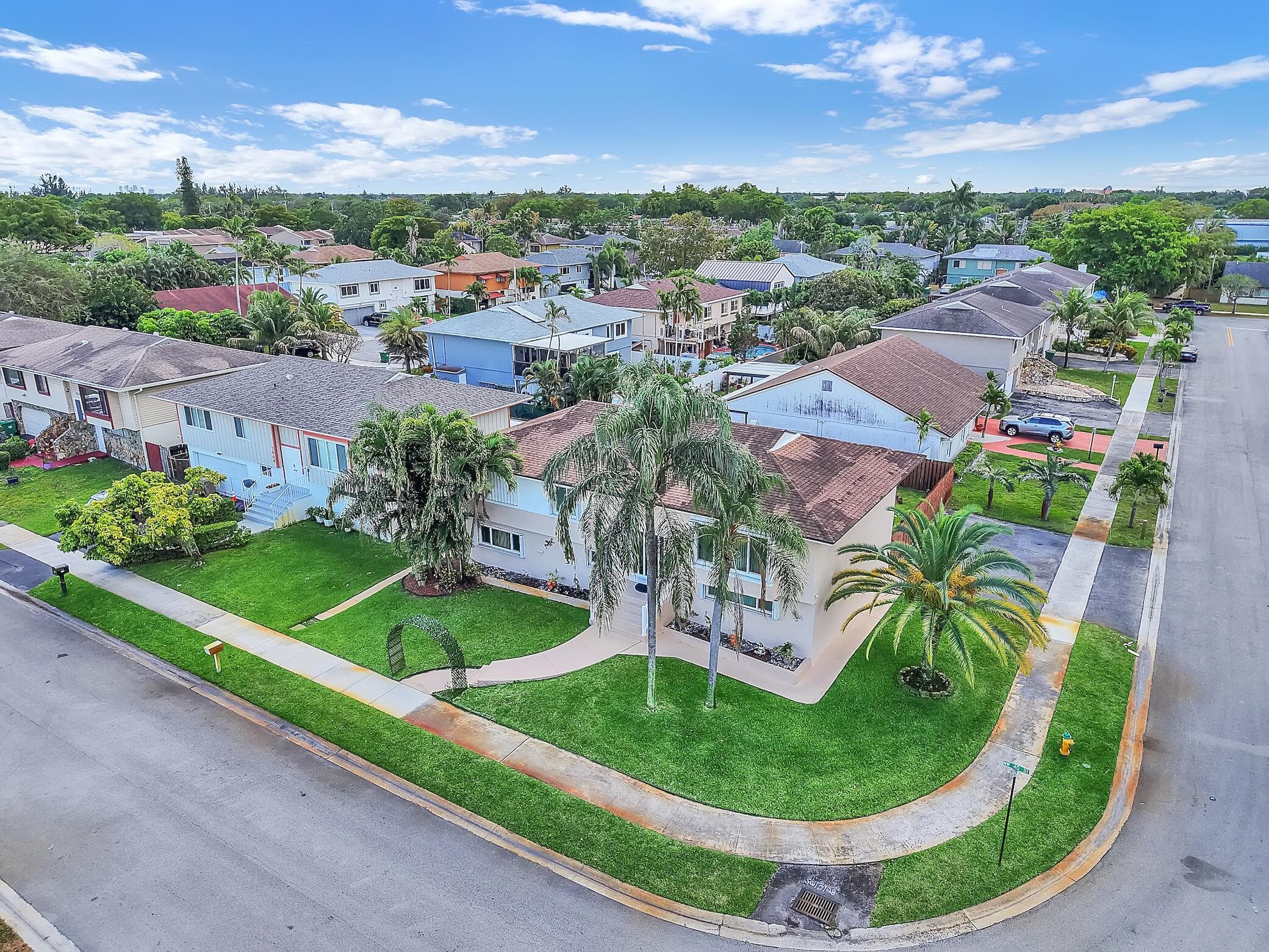 7908 NW 40th Street, Davie, FL 33024 — photo 5 of 15