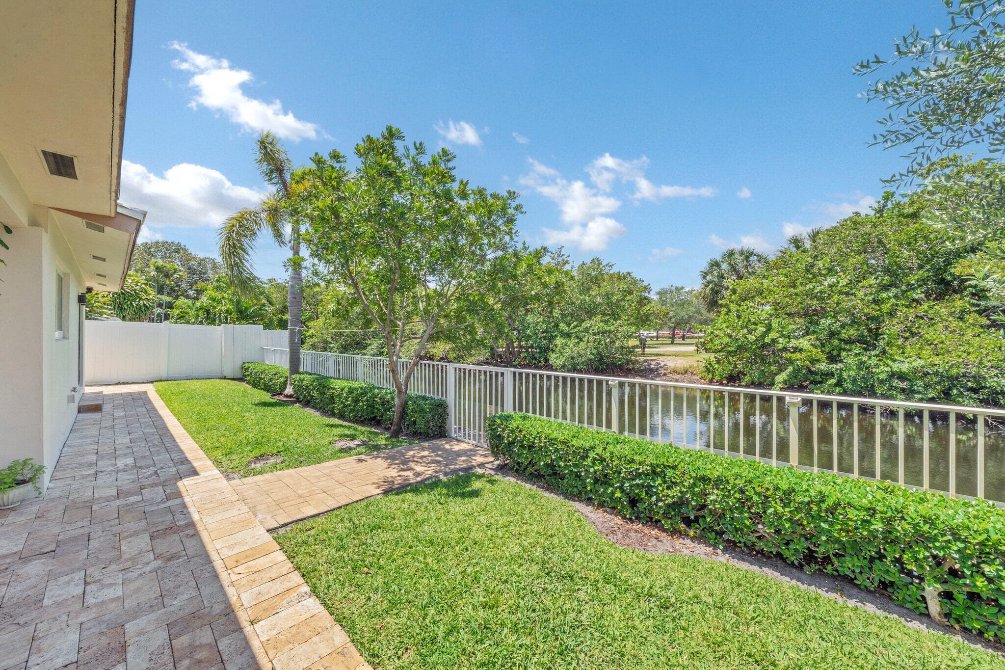 3291-3293 NE 18th Terrace 1-2, Oakland Park, FL 33306 — photo 25 of 80