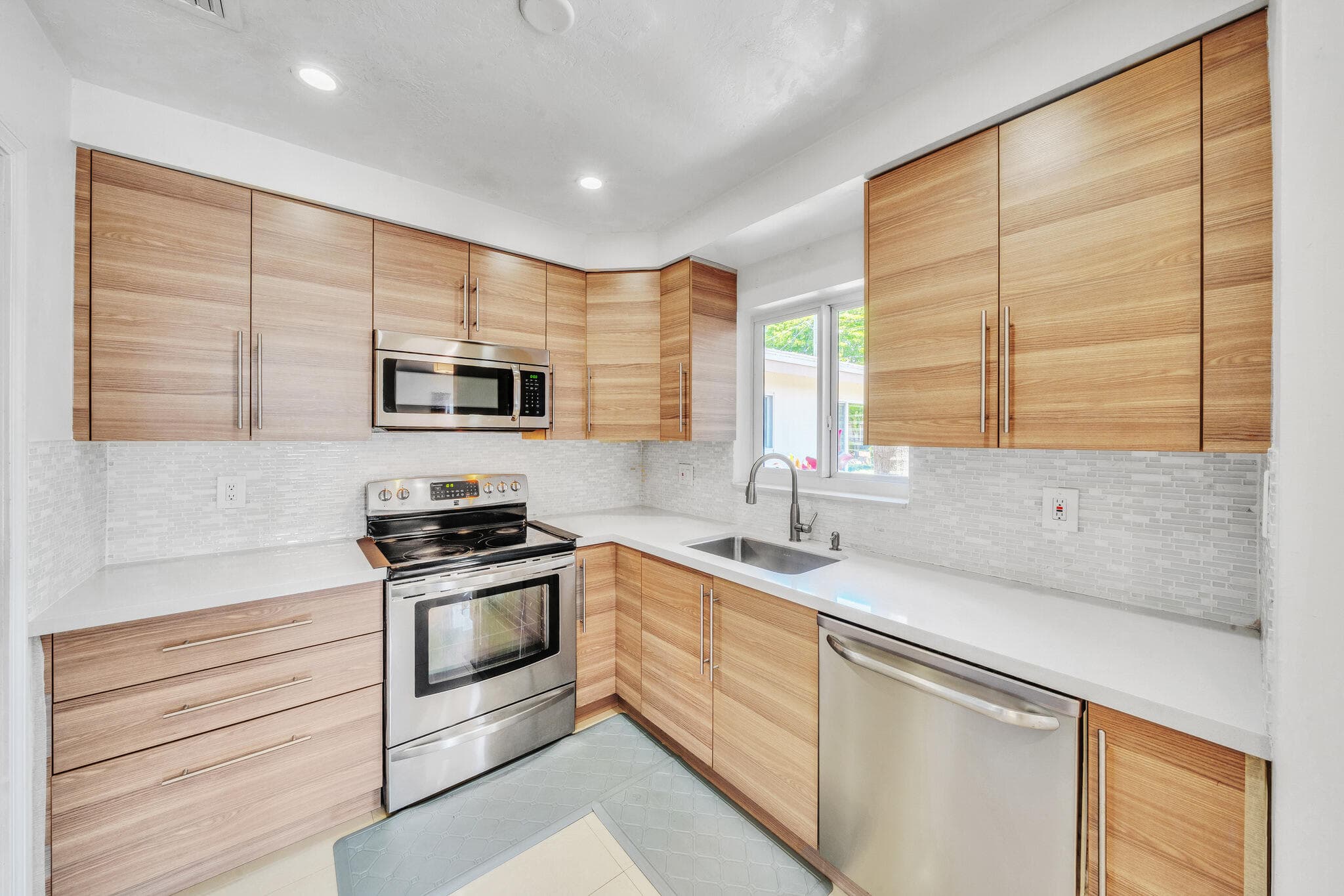 3291-3293 NE 18th Terrace 1-2, Oakland Park, FL 33306 — photo 52 of 80