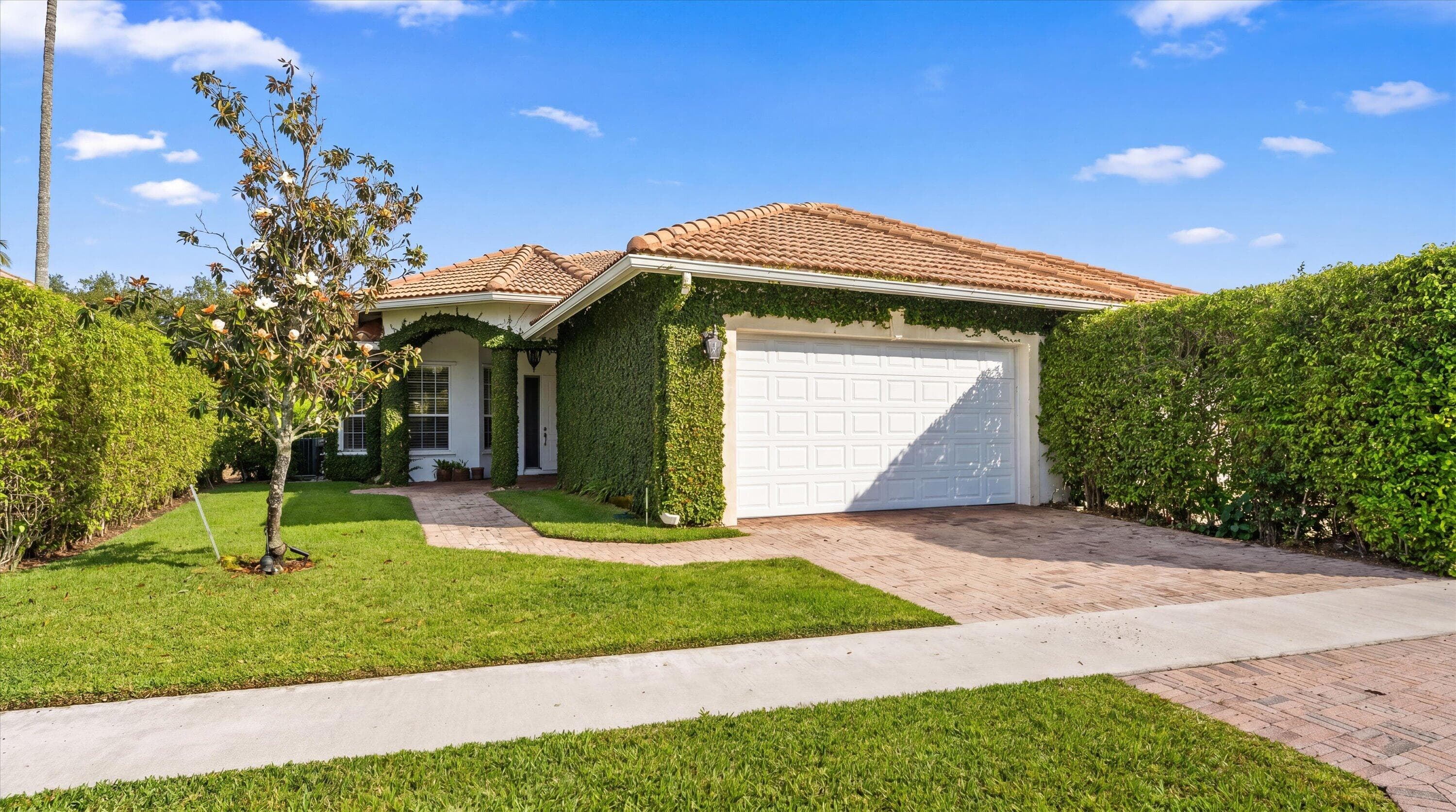 2920 Twin Oaks Way, Wellington, FL 33414 — photo 2 of 35