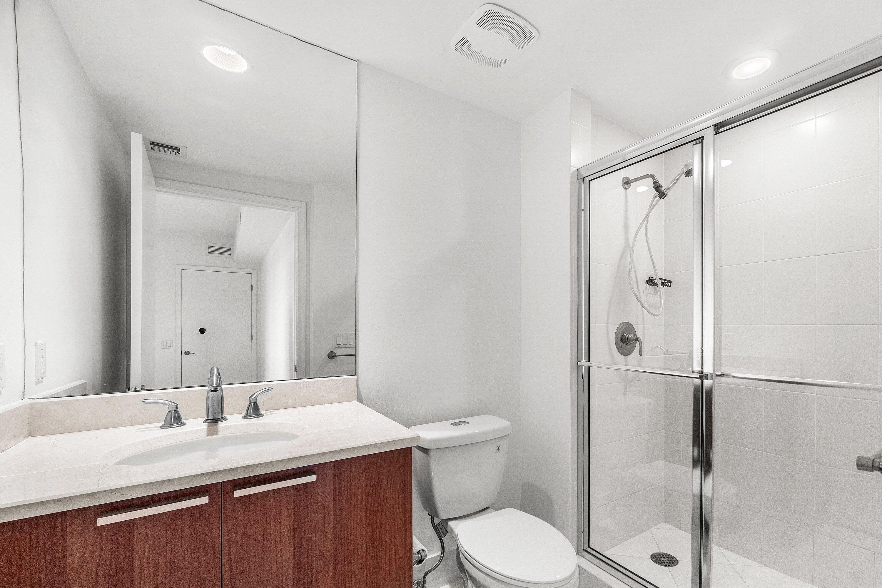 2650 Lake Shore Drive 1005, Riviera Beach, FL 33404 — photo 19 of 52