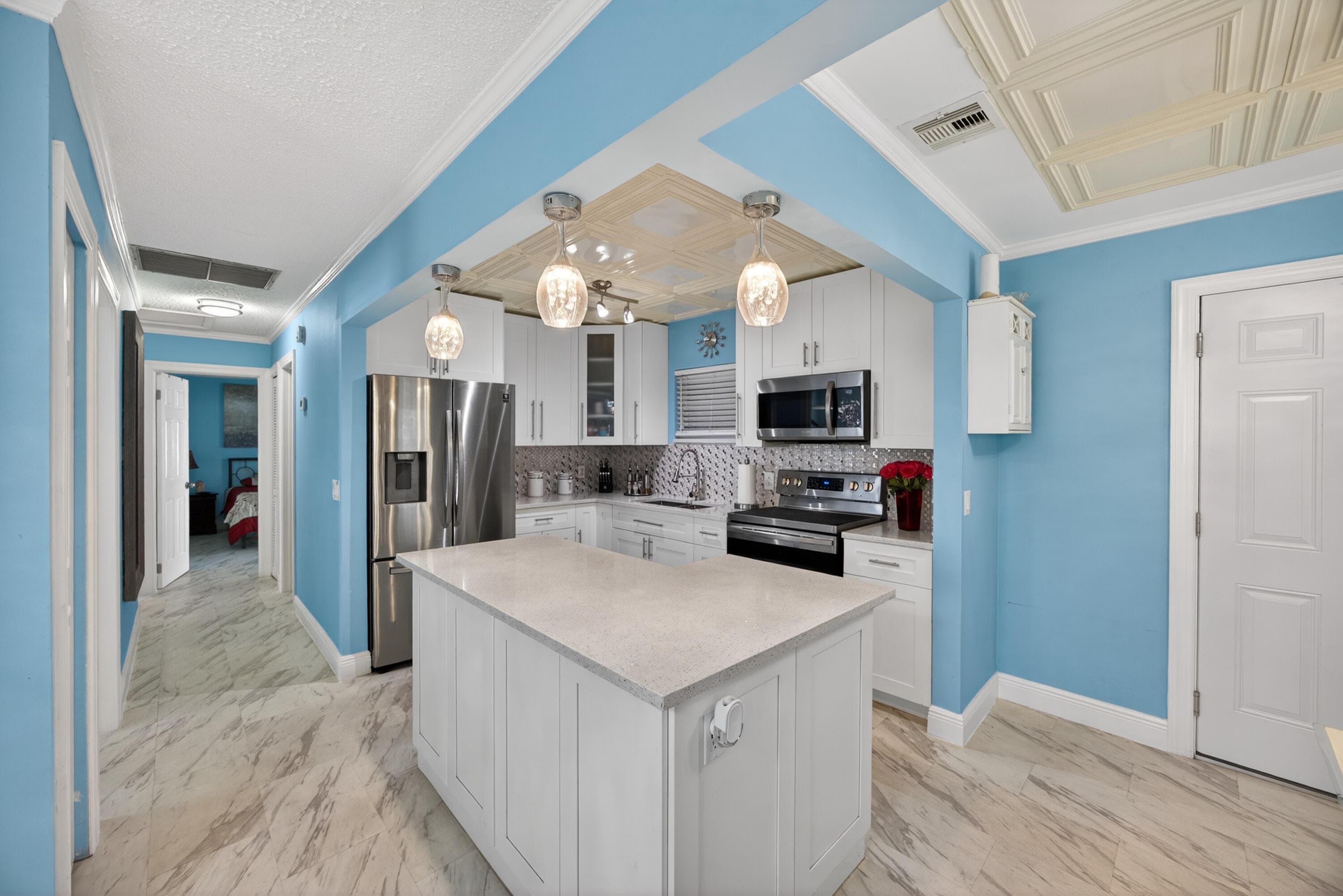1020 Avon Road, West Palm Beach, FL 33401 — photo 3 of 22