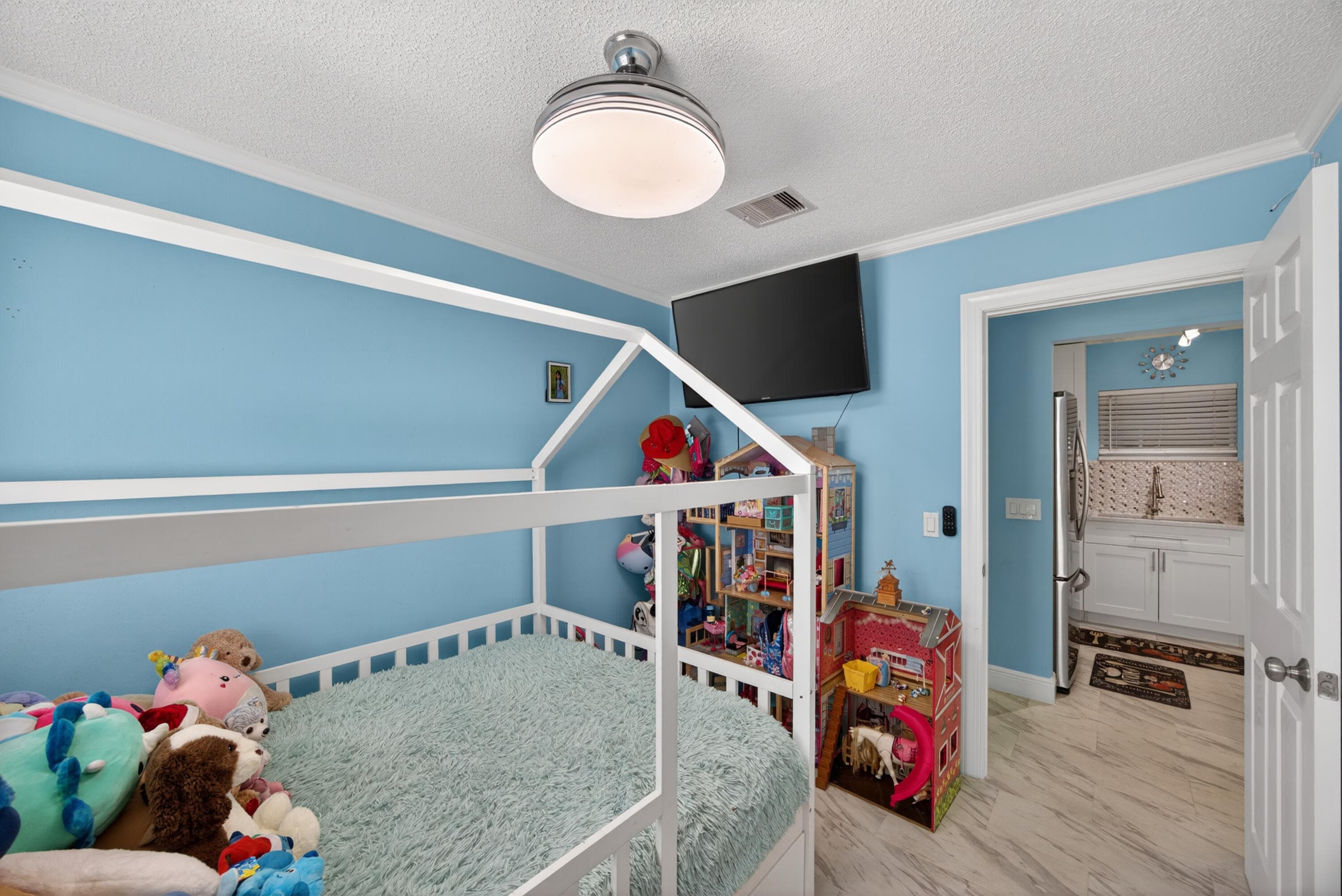 1020 Avon Road, West Palm Beach, FL 33401 — photo 10 of 22