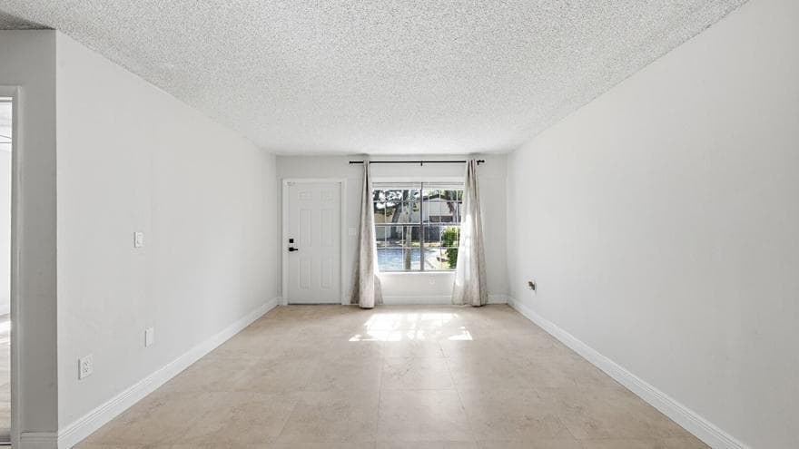 2260 Plum Court, Pembroke Pines, FL 33026 — photo 10 of 33