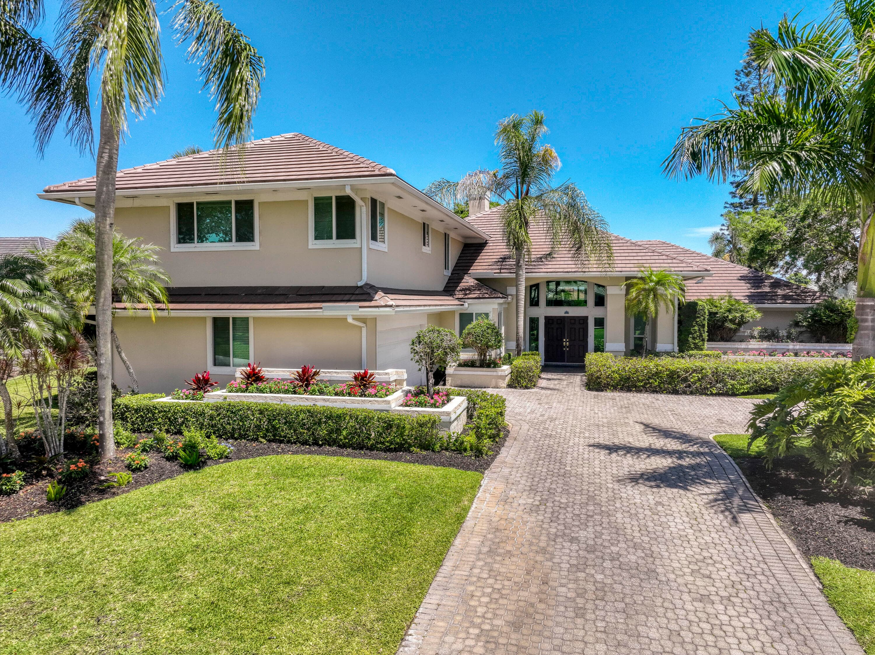 185 Thornton Drive, Palm Beach Gardens, FL 33418 — photo 2 of 54