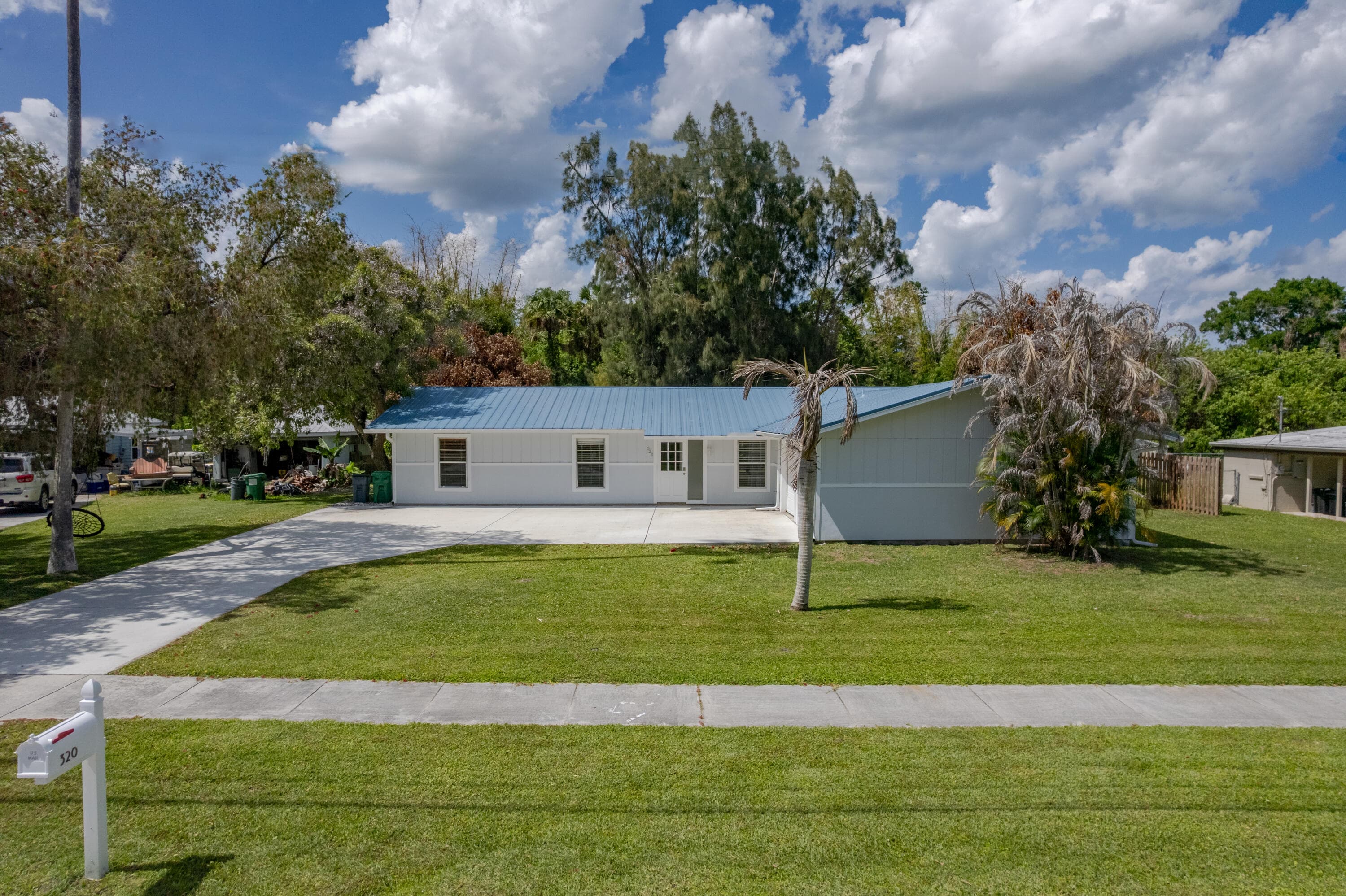 320 Chamberlain Boulevard, Fort Pierce, FL 34946 — photo 2 of 61