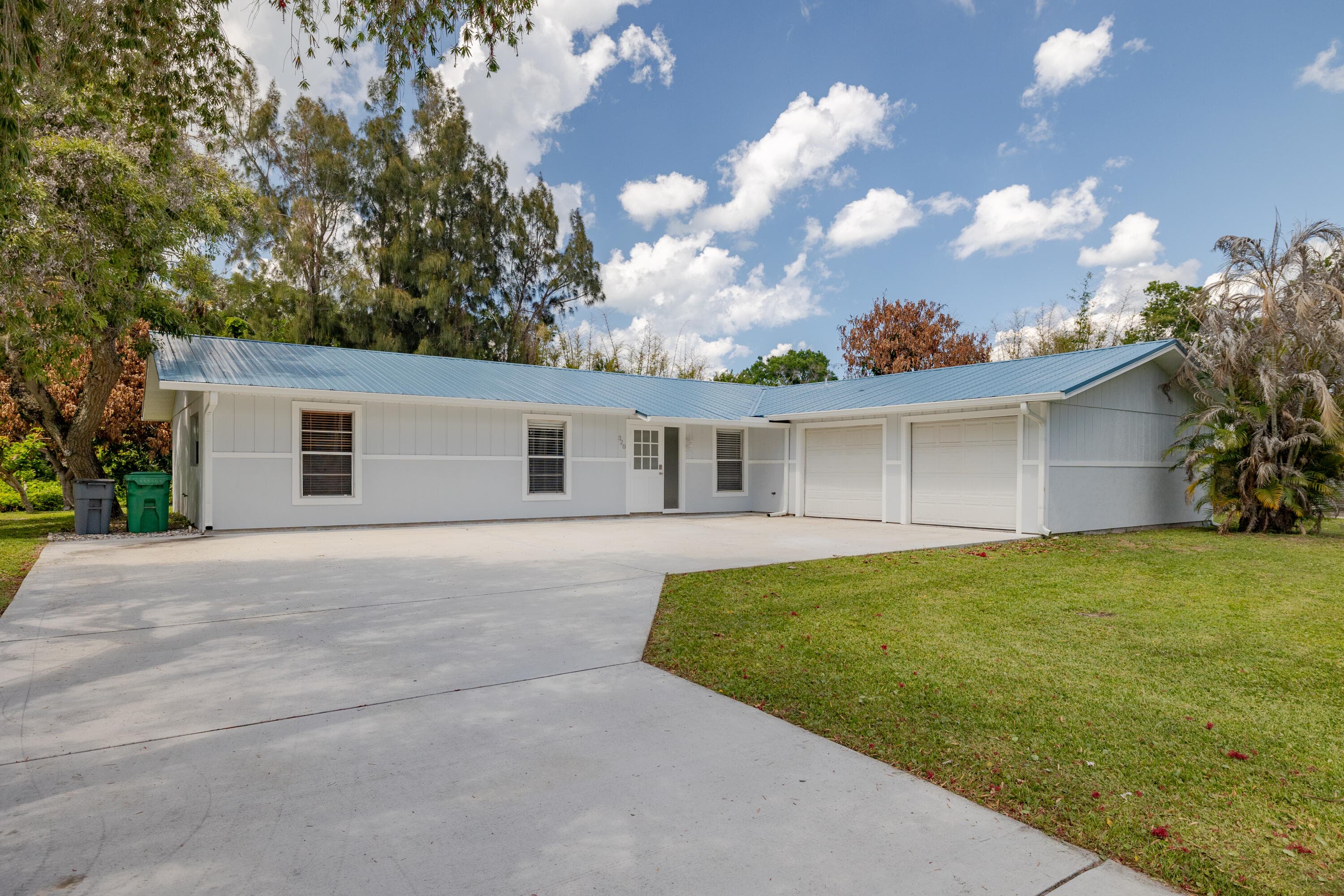 320 Chamberlain Boulevard, Fort Pierce, FL 34946 — photo 6 of 61
