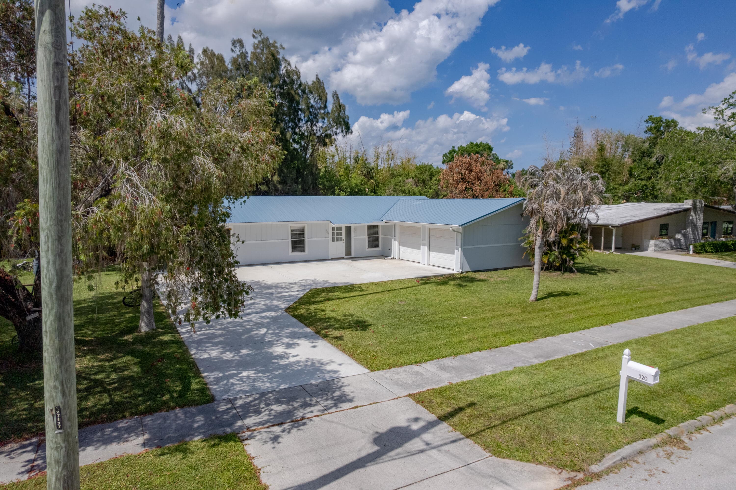 320 Chamberlain Boulevard, Fort Pierce, FL 34946 — photo 5 of 61