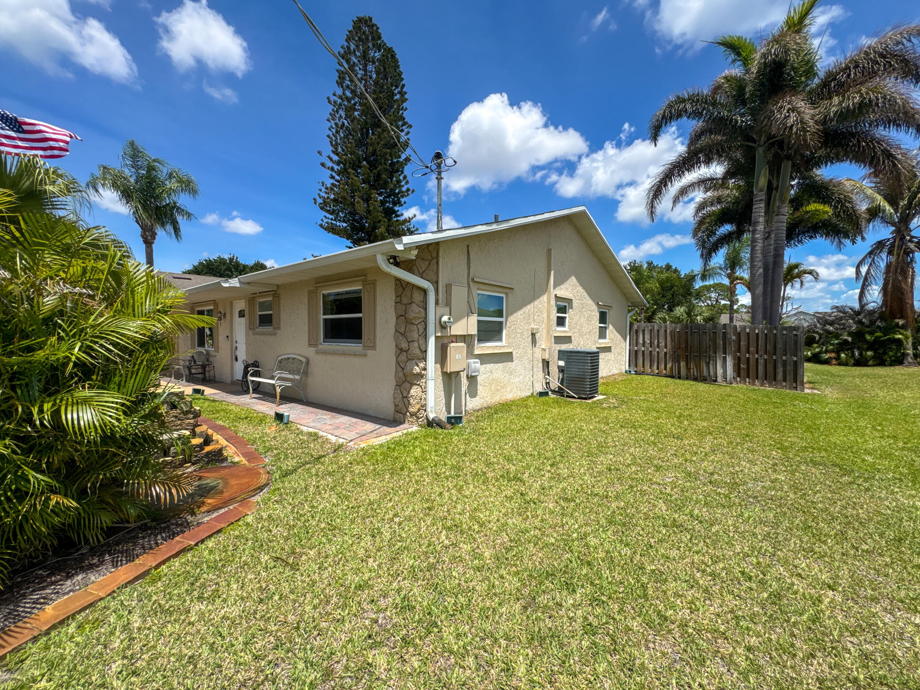 253 SW Chapman Avenue, Port St. Lucie, FL 34984 — photo 5 of 31