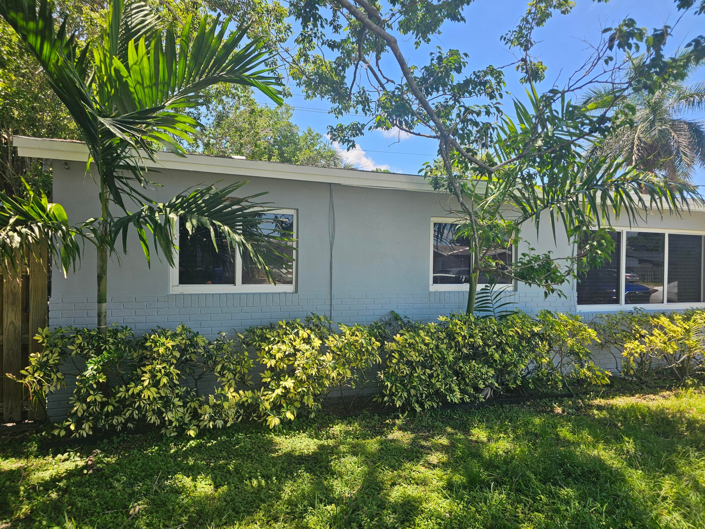 3340 SW 18th Street, Fort Lauderdale, FL 33312 — photo 1 of 21