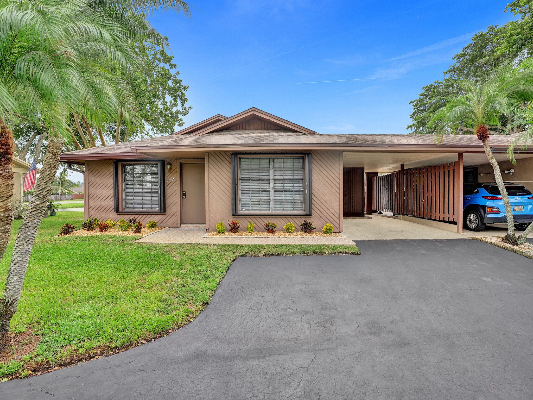 3747 E Valley Green Drive 76, Davie, FL 33328 — photo 1 of 38