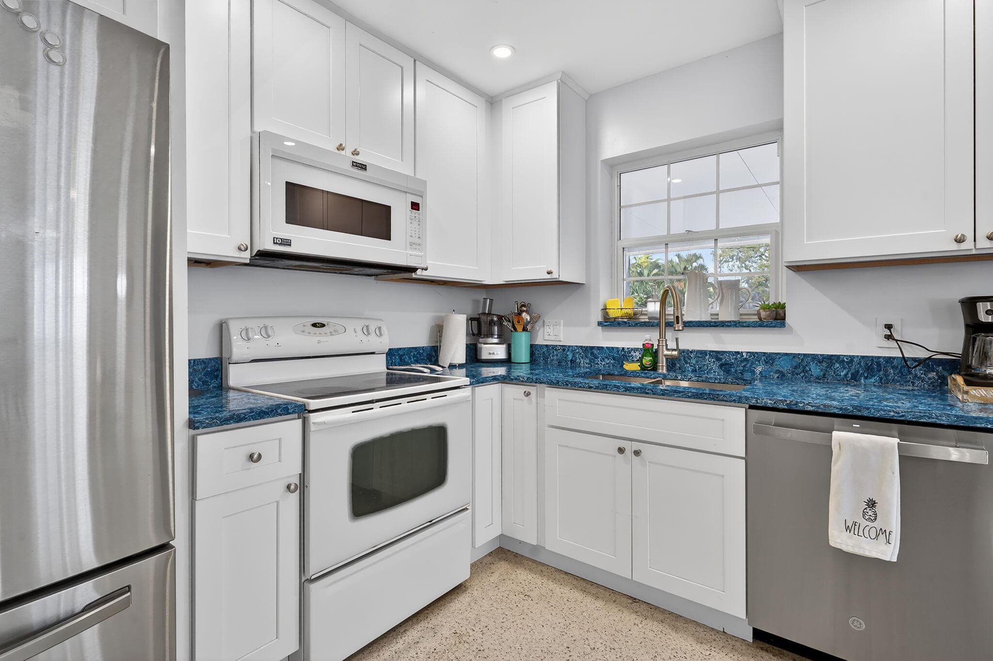 1123 SE 2nd Avenue, Deerfield Beach, FL 33441 — photo 8 of 44