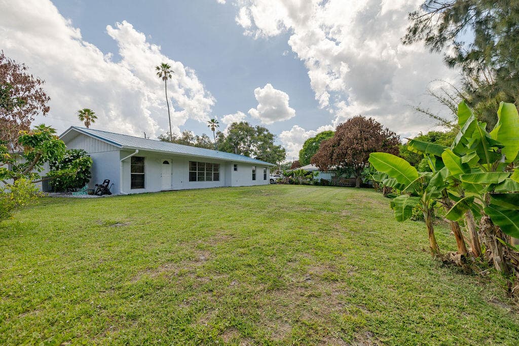 320 Chamberlain Boulevard, Fort Pierce, FL 34946 — photo 11 of 61