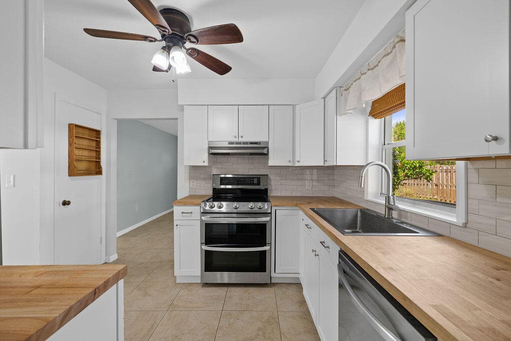 320 Chamberlain Boulevard, Fort Pierce, FL 34946 — photo 27 of 61