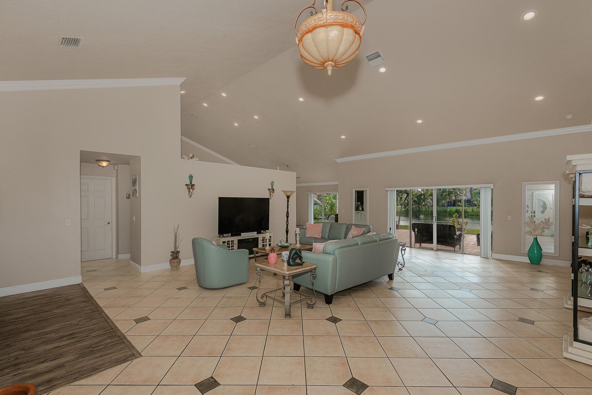 1091 NW 162nd Avenue, Pembroke Pines, FL 33028 — photo 3 of 39