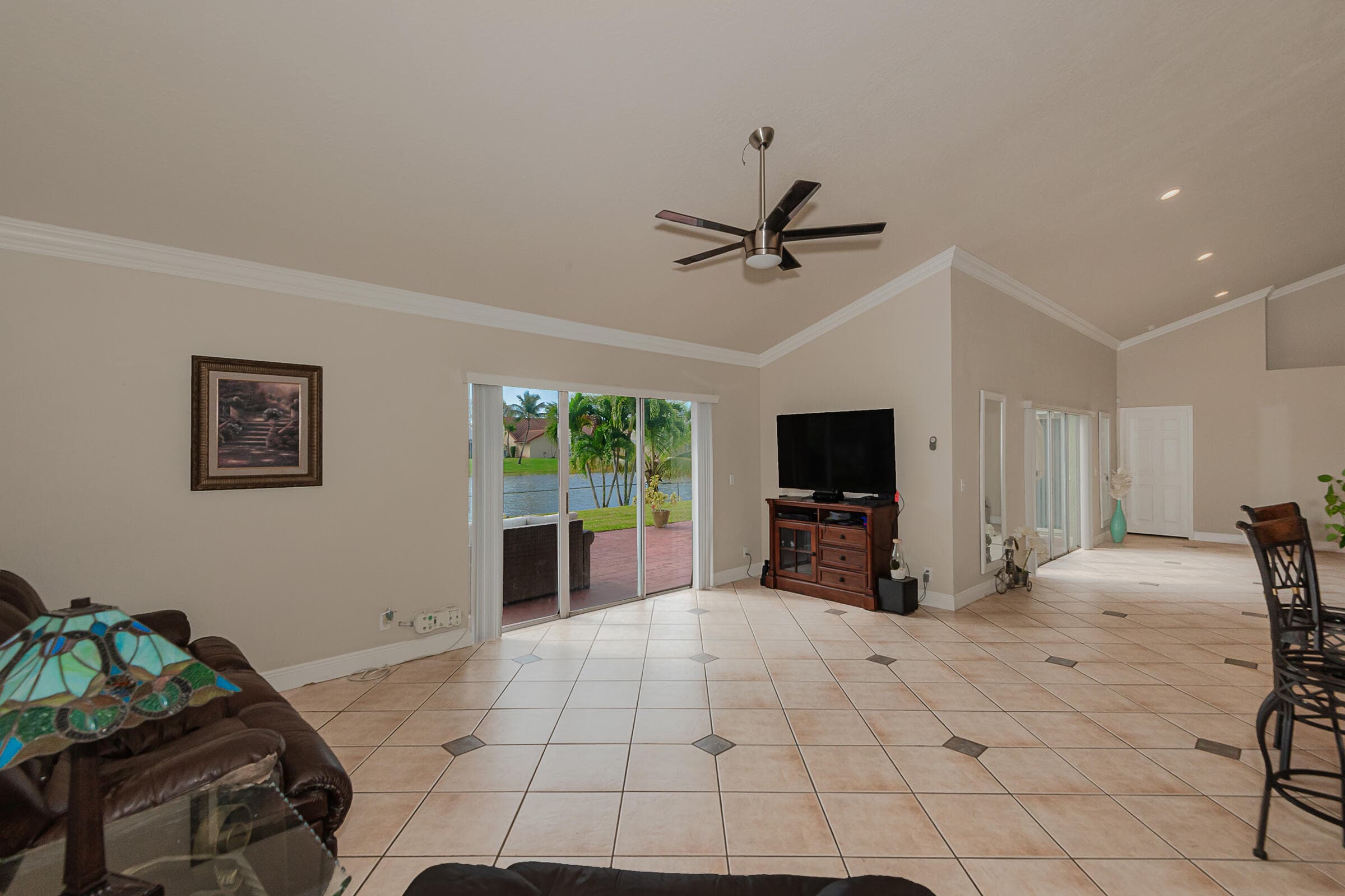 1091 NW 162nd Avenue, Pembroke Pines, FL 33028 — photo 8 of 39