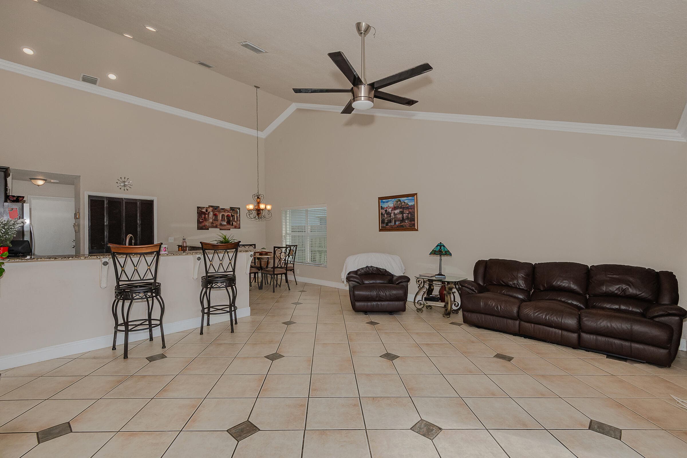 1091 NW 162nd Avenue, Pembroke Pines, FL 33028 — photo 10 of 39