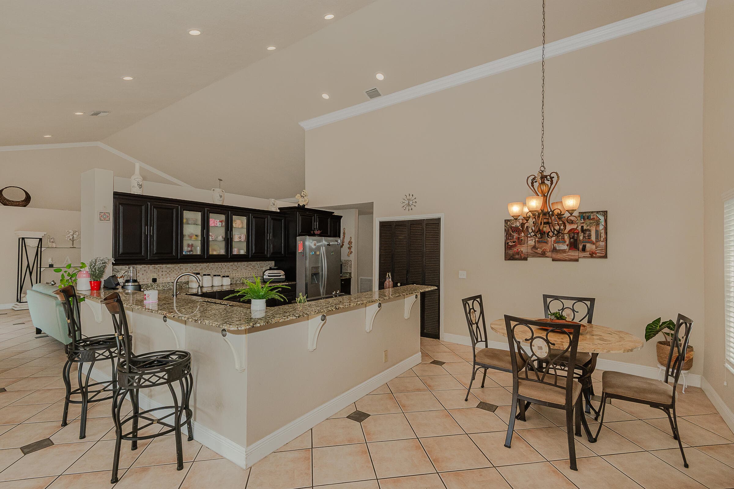 1091 NW 162nd Avenue, Pembroke Pines, FL 33028 — photo 14 of 39