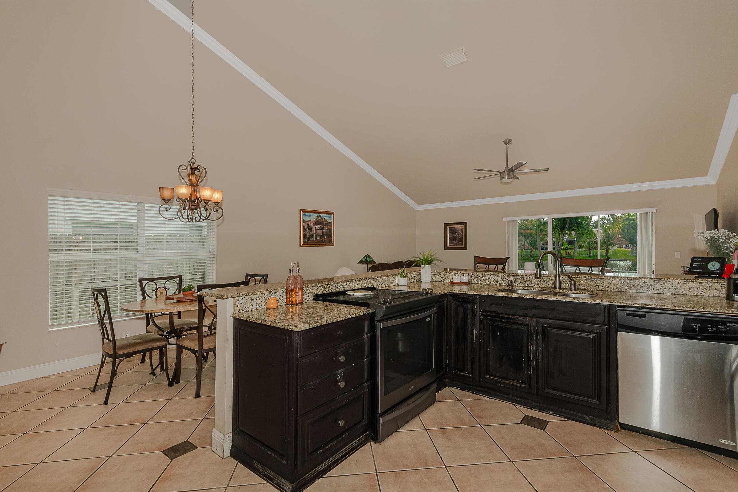 1091 NW 162nd Avenue, Pembroke Pines, FL 33028 — photo 17 of 39