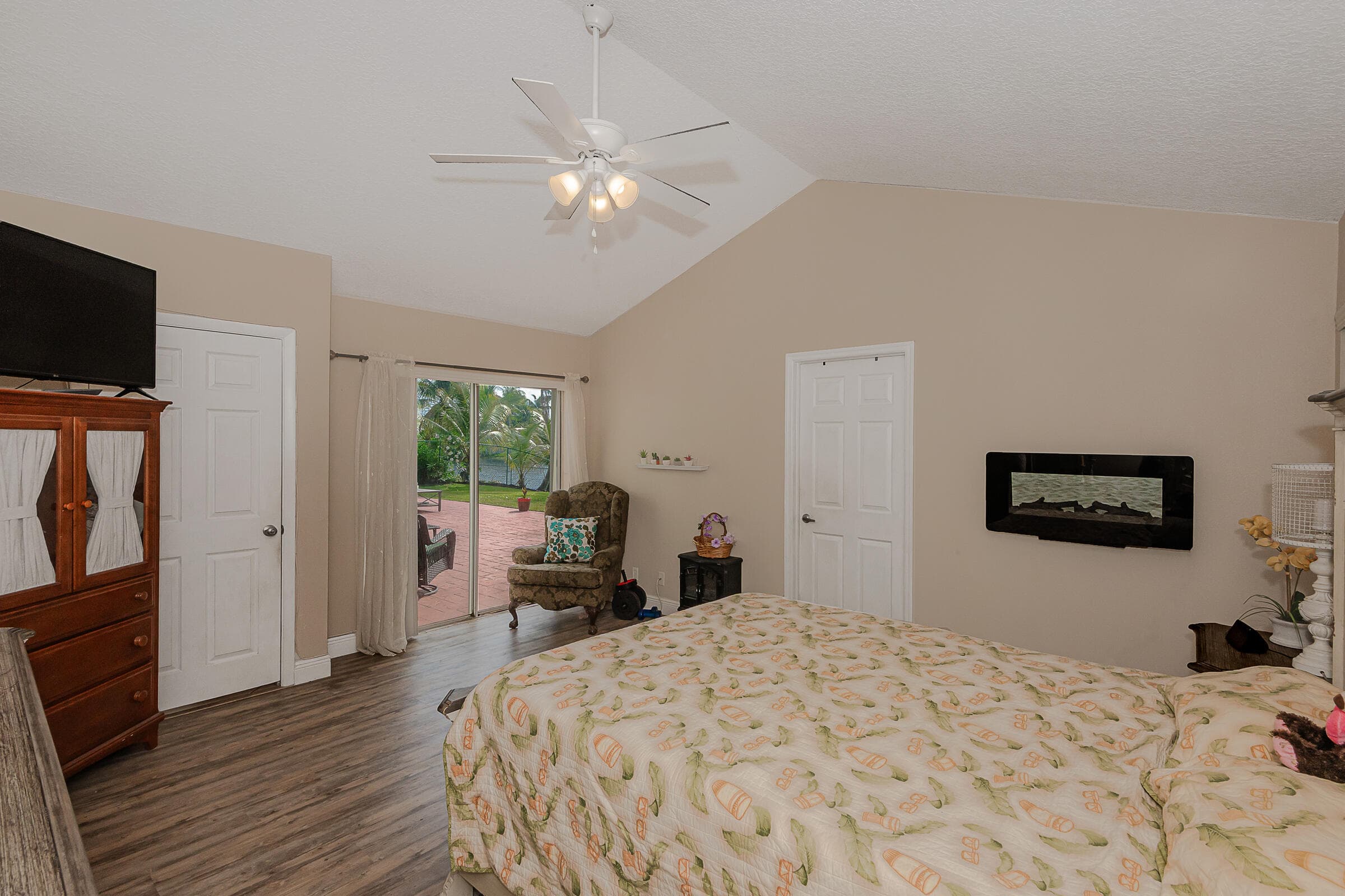 1091 NW 162nd Avenue, Pembroke Pines, FL 33028 — photo 29 of 39