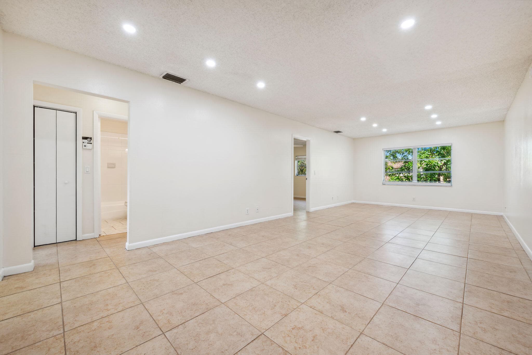 308 Southwind Court 6, North Palm Beach, FL 33408 — photo 6 of 24