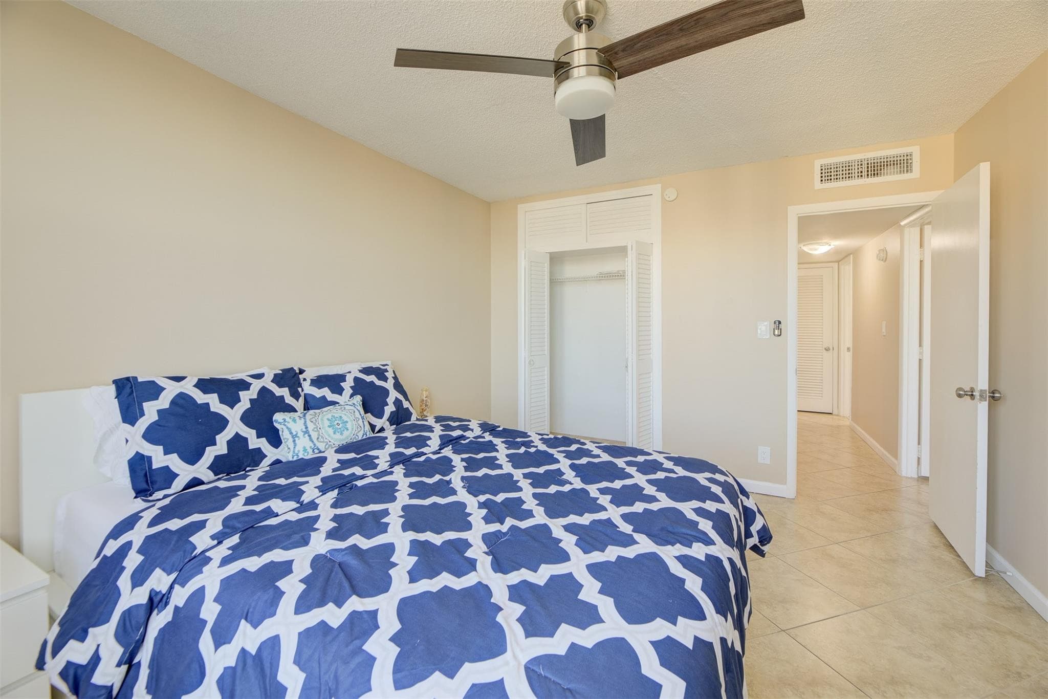 305 N Pompano Beach Boulevard 1403, Pompano Beach, FL 33062 — photo 16 of 56