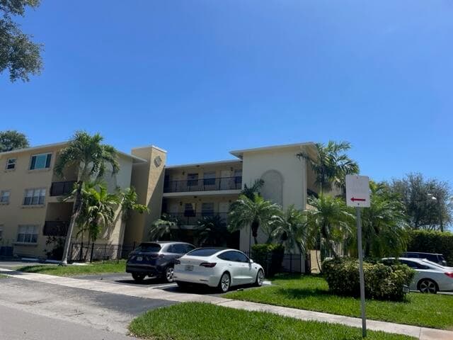 901 NE 3rd Street 203, Fort Lauderdale, FL 33301 — photo 16 of 18