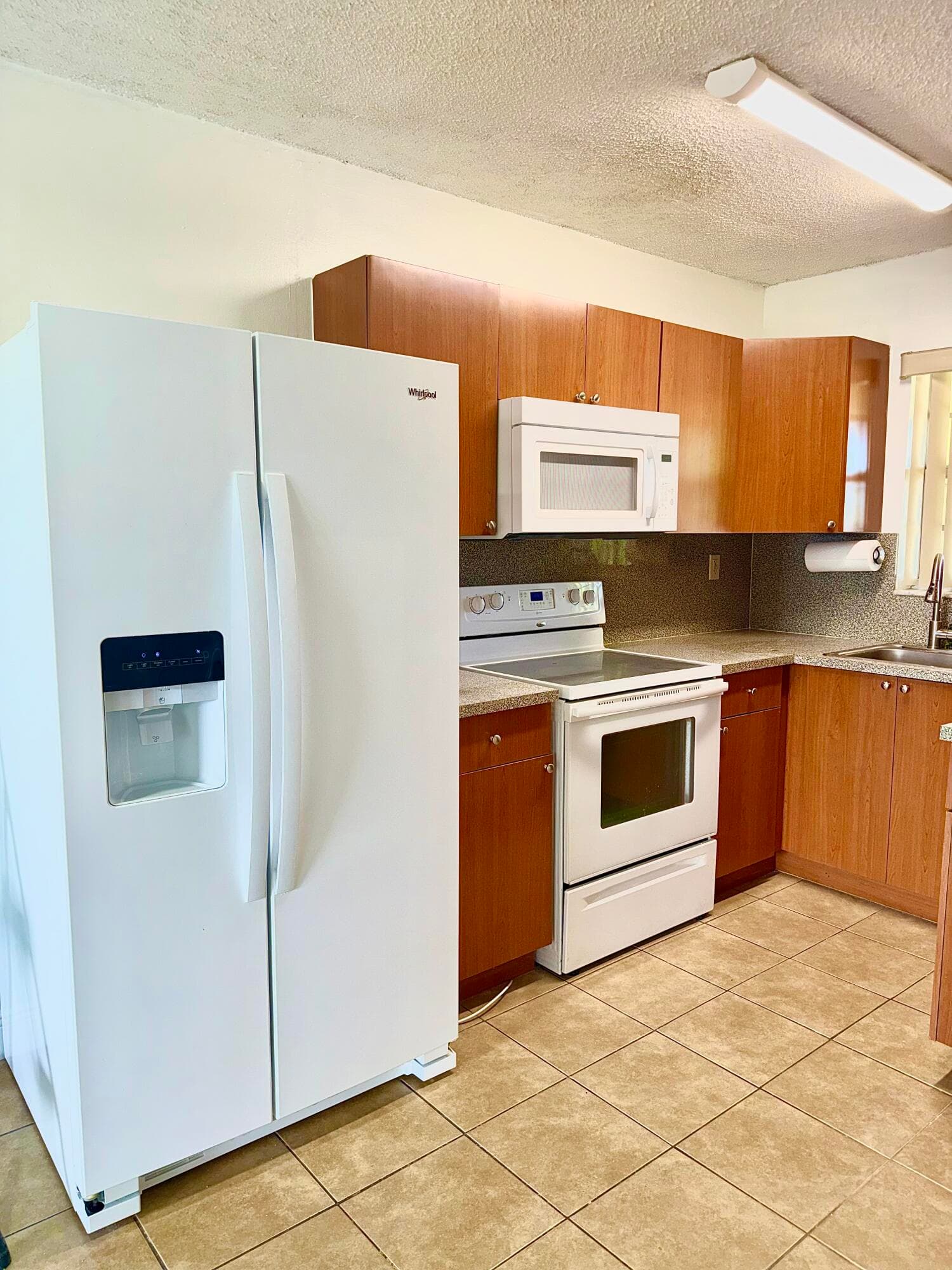 4050 NW 135th Street 22-1, Opa-Locka, FL 33054 — photo 4 of 13