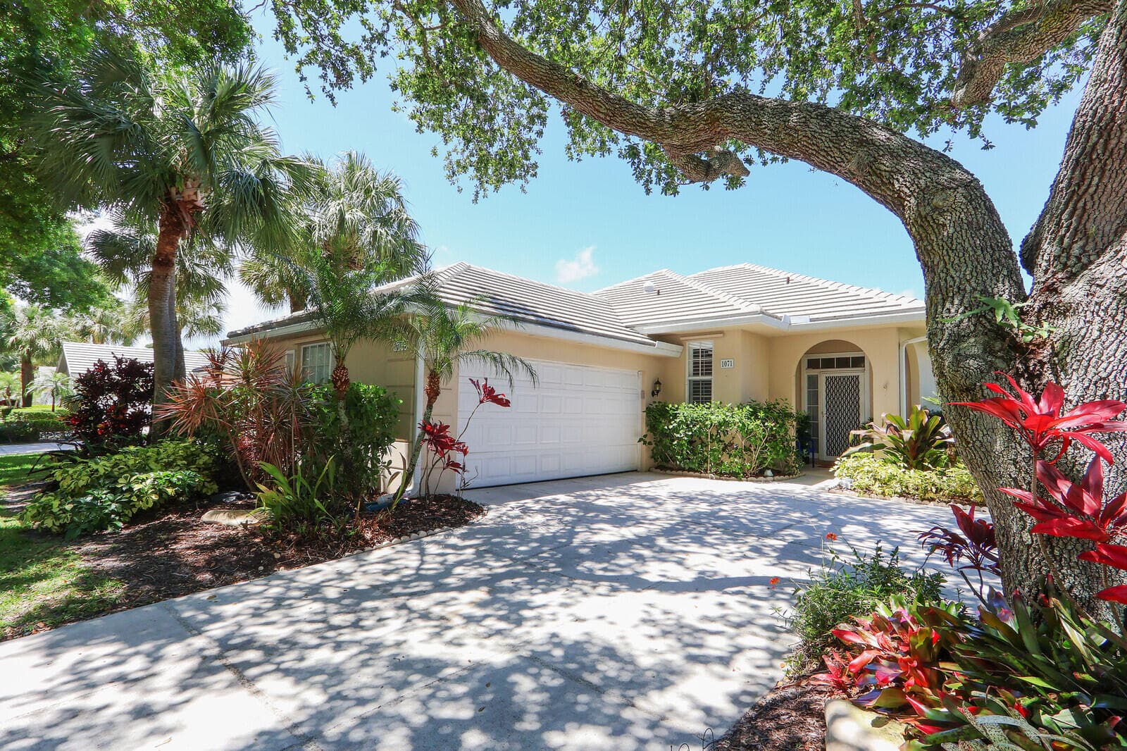 1071 Bedford Avenue, Palm Beach Gardens, FL 33403 — photo 1 of 39